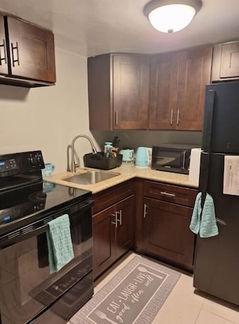 Private kitchen. Cozy condo in fabulous Freeport with AC