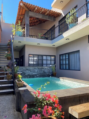 Comfortable house with pool