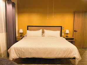 2 Schlafzimmer, Schreibtisch, Bügeleisen/Bügelbrett, kostenloses WLAN