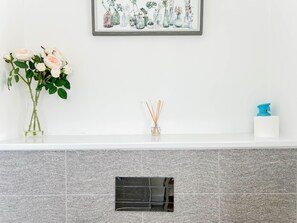 House | Interior - Etihad Blissful Retreat-3 Bedroom Haven (Manchester)