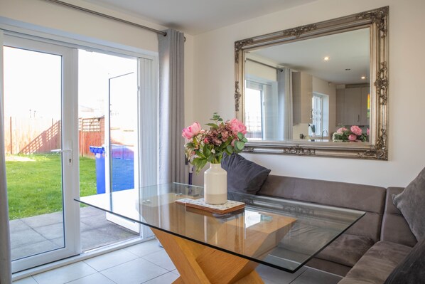 House | Living area - Etihad Blissful Retreat-3 Bedroom Haven (Manchester)