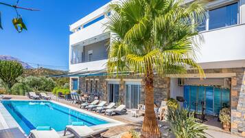 House | Pool | Outdoor pool