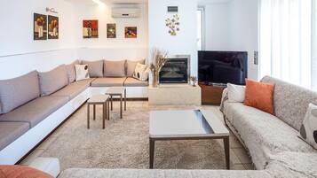 House | Living room