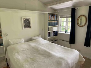 2 bedrooms, free WiFi - Idyllic summer house on Orø (Orø)