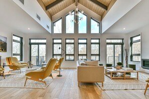 Smart TV, fireplace, table football - Verbier Islande | 5 Bedrooms | Ski Mountain View | Shuttle / Spa & Pool Access | Covered Parking (Mont-Tremblant)
