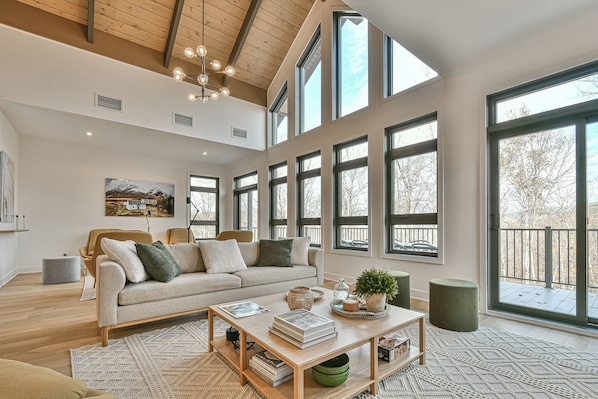 Smart TV, fireplace, table football - Verbier Islande | 5 Bedrooms | Ski Mountain View | Shuttle / Spa & Pool Access | Covered Parking (Mont-Tremblant)