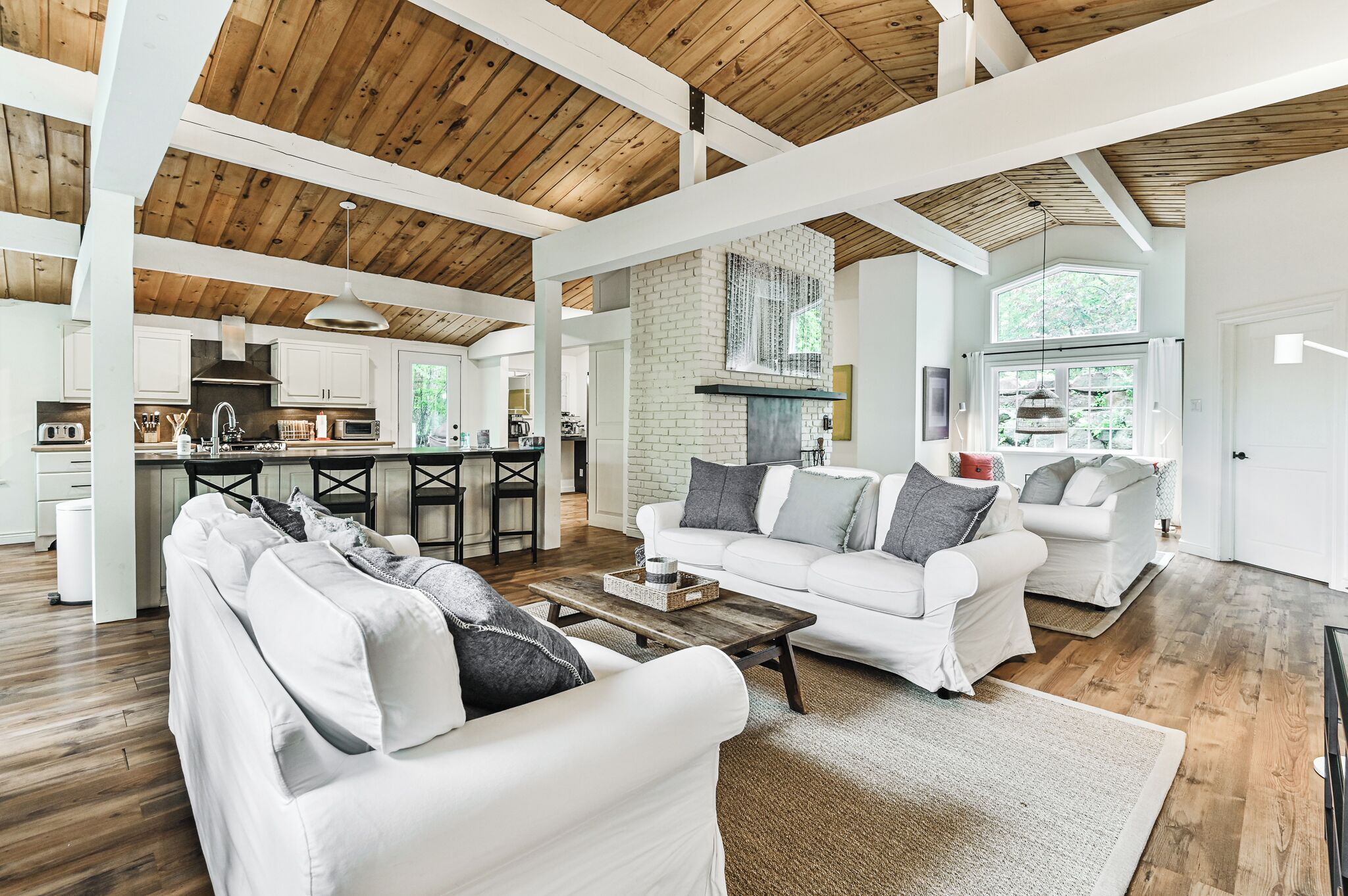 Smart TV, fireplace, table football