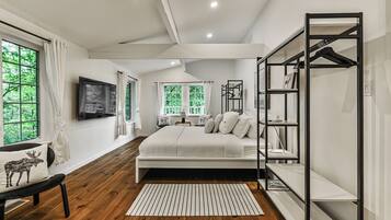 6 bedrooms, free WiFi, bed sheets