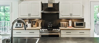 La Maison Blanche | Hot tub & Sauna | Tremblant Living