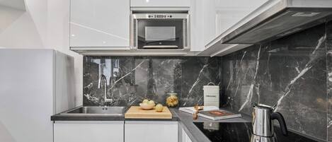 Fridge, microwave, oven, stovetop