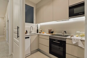 Fridge, microwave, oven, stovetop
