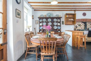 Dining - Cwmtawel, Holiday Cottage Ceibwr Bay, Sleeps 4, 3 bedrooms,  bathrooms (Cardigan)