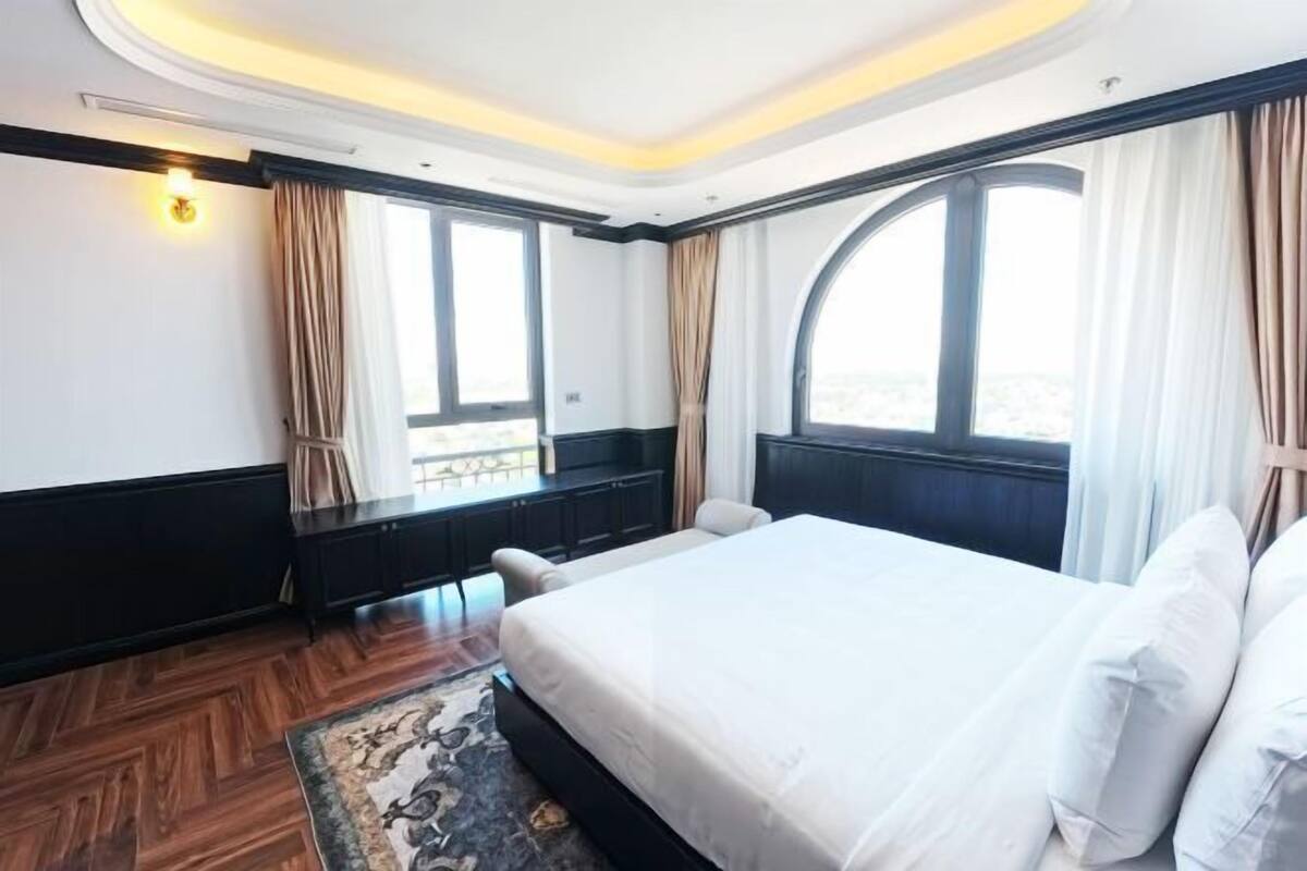1 bedroom, minibar, desk, laptop workspace