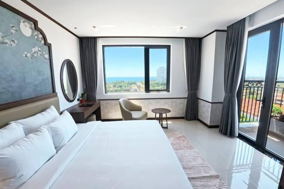 1 bedroom, minibar, desk, laptop workspace