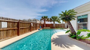 Pool - Private Pool, Pet Friendly, 7 Minute Walk to the Beach (Port Aransas)