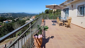 Villa | Balcony - Villa on Costa Brava With Pool & Sea Views (Vidreres)
