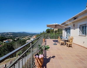 Balcony - Villa on Costa Brava With Pool & Sea Views (Vidreres)