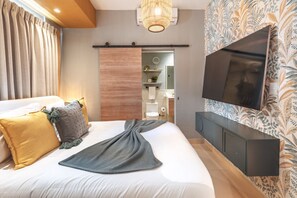 3 bedrooms, iron/ironing board, free WiFi, bed sheets