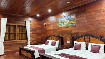 Deluxe Twin Room, Balcony, Pool View | 1 bilik tidur, peralatan tempat tidur premium, bar mini