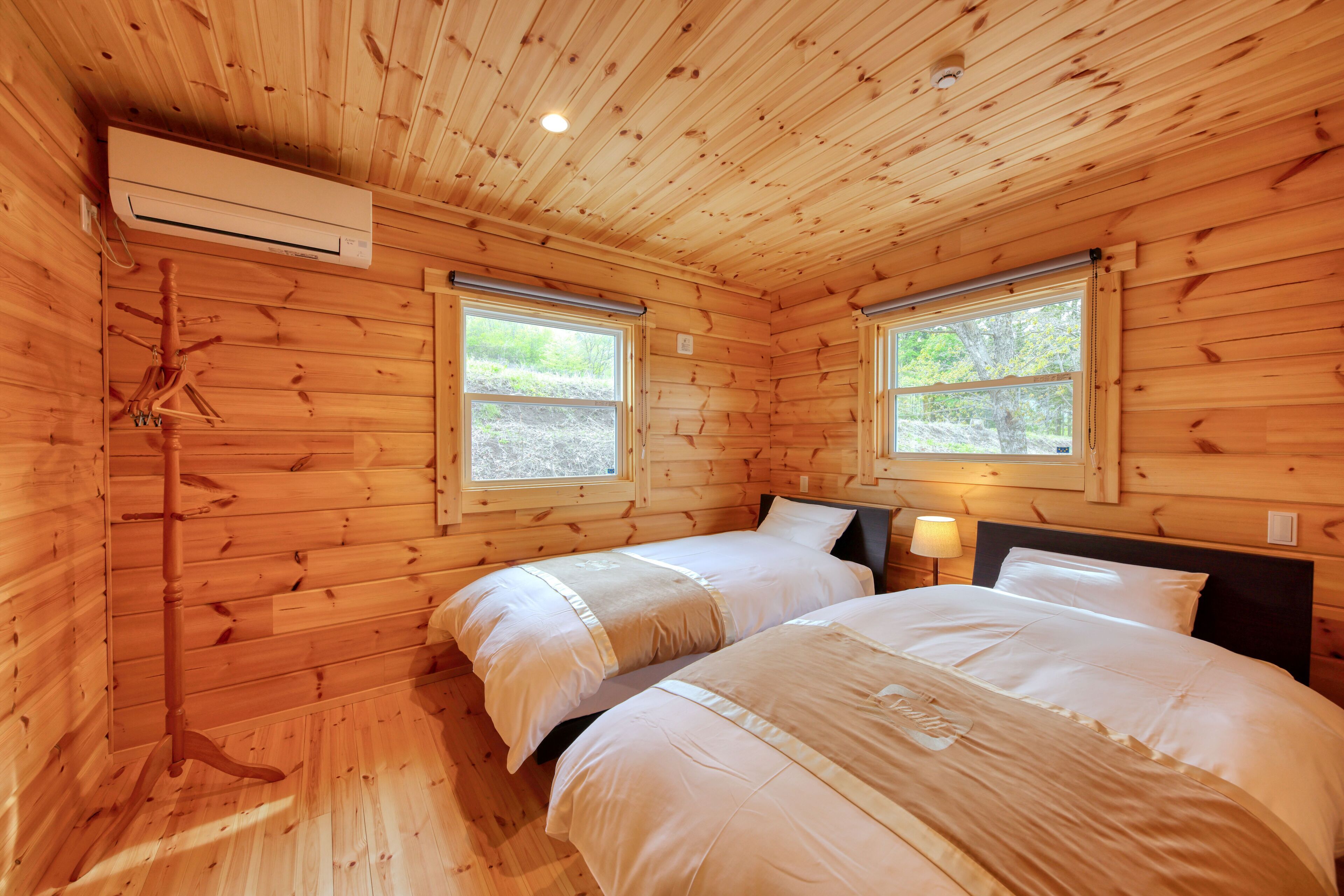 Caja de seguridad en la habitación y cortinas blackout 