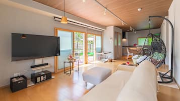 Family Cottage, Non Smoking, Mountain View (plum,Dog friendly) | Living area