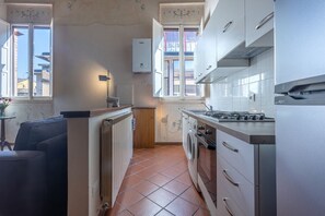 Fridge, oven, stovetop, toaster