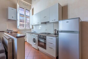 Geladeira, fogão, cooktop, torradeira