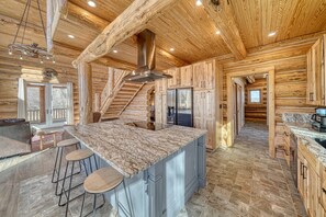 Réfrigérateur, micro-ondes, four, lave-vaisselle