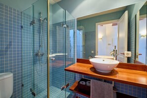 Villa | Bathroom - Villa in Llafranc Near Sandy Beach (Palafrugell)