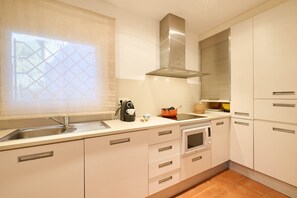 Villa | Private kitchen - Villa in Llafranc Near Sandy Beach (Palafrugell)