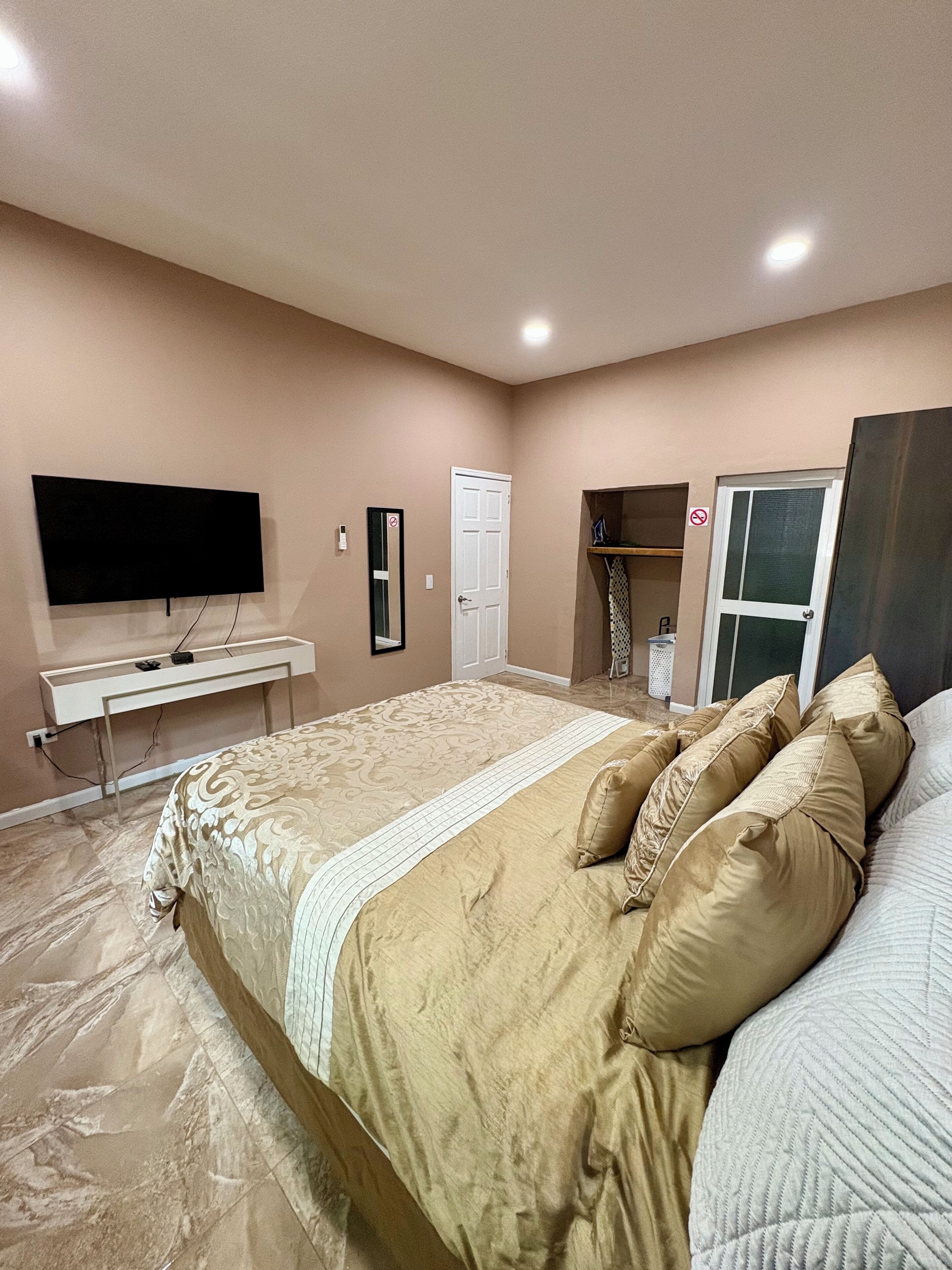 3 habitaciones, wifi y ropa de cama 