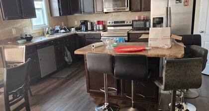 Charming 4-bedroom house with AC, WiFi in enjoyable Hope Mills