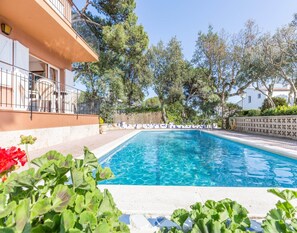 Apartamento | Piscina | Una piscina al aire libre