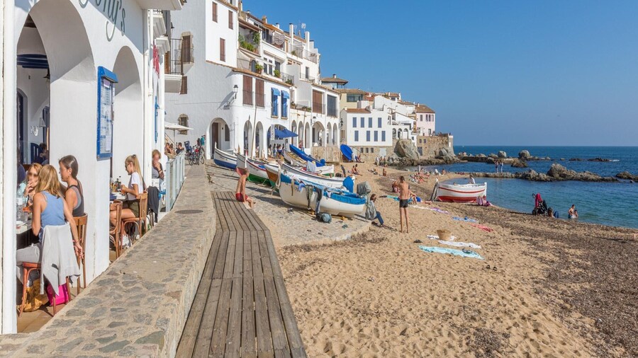 Studio in Spain Near Beach & Mountain Views