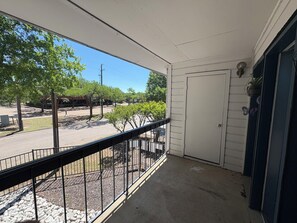 Property grounds - Chic 1-bedroom apartment with AC, WiFi in awesome Dallas (Dallas)