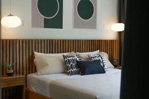 4 bedrooms, desk, iron/ironing board, travel crib
