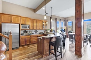 Interior - Porto Cima w/ Game Room, Dock, Boat Slip, Kayaks, Lakeside Fireplace & Hot Tub (Sunrise Beach)