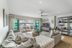 تلفزيون ذكي، كُتُب، ستيريو