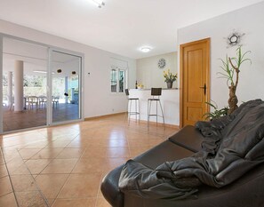 Villa | Living room - Villa in Lloret de Mar With Private Pool (Vidreres)