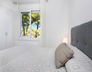 2 bedrooms, iron/ironing board - Apartment in Spain With Terrace (Palafrugell)