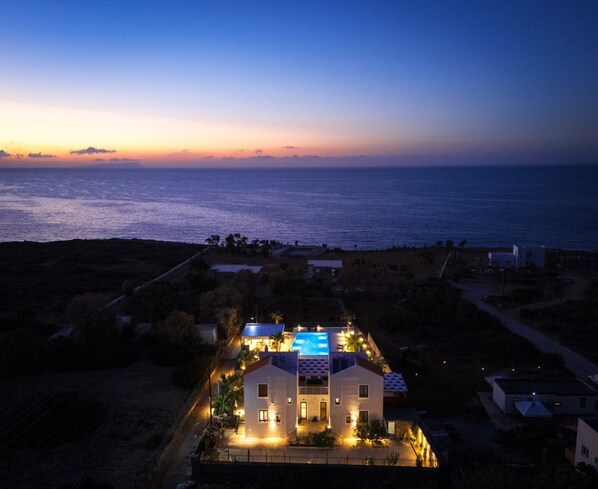 المنشأة من الخارج