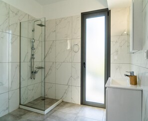 House | Bathroom - Villa in Elounda With Ocean Views & Pool (Agios Nikolaos)