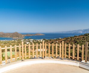 House | Exterior - Villa in Elounda With Ocean Views & Pool (Agios Nikolaos)