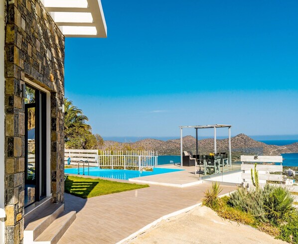 House | Pool | Outdoor pool - Amazing Villa in Elounda With Ocean Views (Agios Nikolaos)