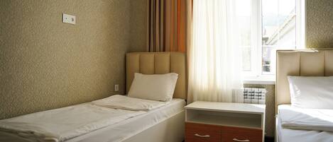 2 多间卧室、熨斗/熨衣板、WiFi、床单