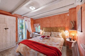 1 bedroom, free WiFi, bed sheets - Room 'Corallo' with Private Terrace, Wi-Fi and Air Conditioning (Moneglia)