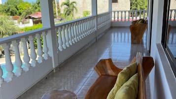 House, 5 Bedrooms, Accessible, Smoking | Balcony