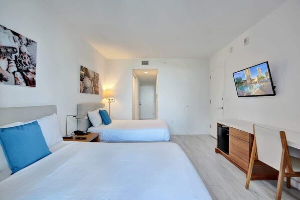 5 bedrooms, bed sheets