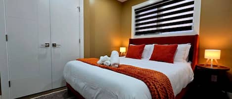 4 habitaciones, escritorio, tabla de planchar con plancha y wifi gratis