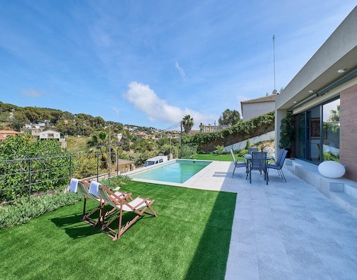 Villa in Lloret de Mar With Private Pool